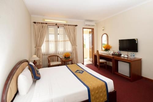 Rex Hotel3
