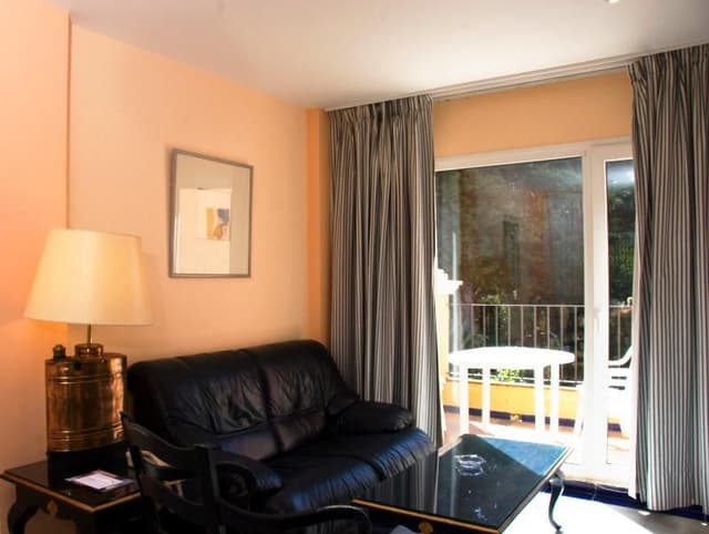 APARTMENT CAPACITY 3 TWO BEDROOMS
