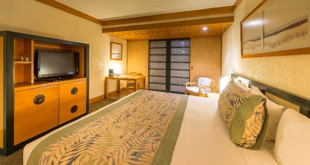 DOUBLE KING SIZE BED