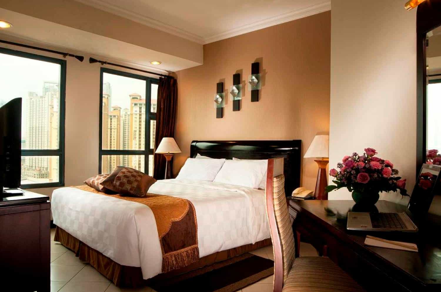 GRAND TROPIC SUITES HOTEL GRAND TROPIC SUITES HOTEL