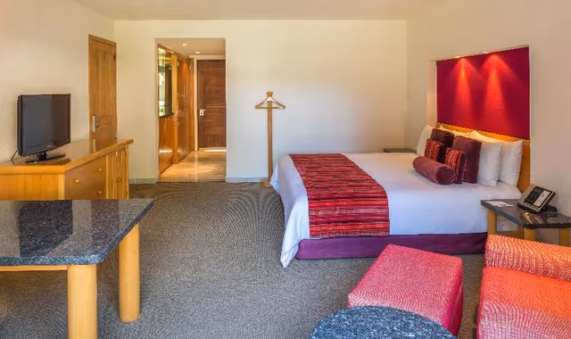 DOUBLE EXECUTIVE 2 DOUBLE BEDS