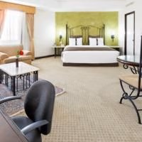 Holiday Inn Suites Historico Guadalajara2