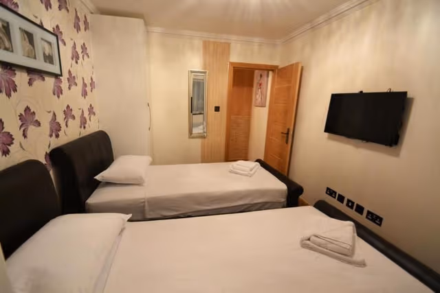 APARTMENT THREE BEDROOMS