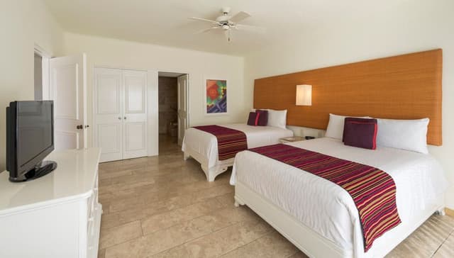 SUITE TWO BEDROOMS