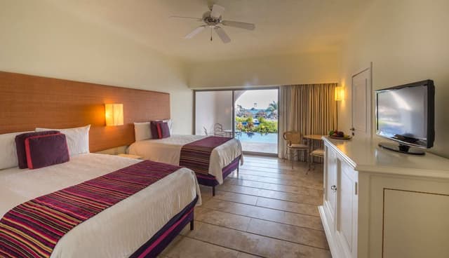 DOUBLE DELUXE WITH PRIVATE POOL