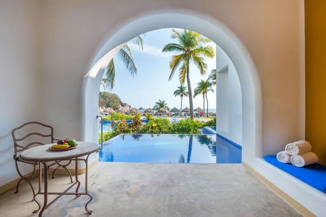 DOUBLE DELUXE WITH PRIVATE POOL