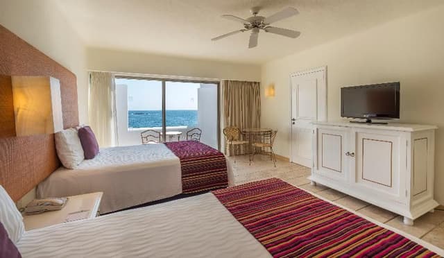 DOUBLE DELUXE OCEAN FRONT