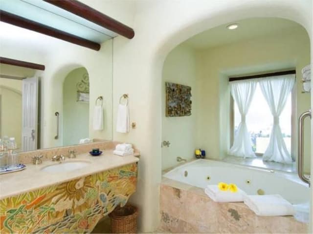 SUITE KING SIZE BED