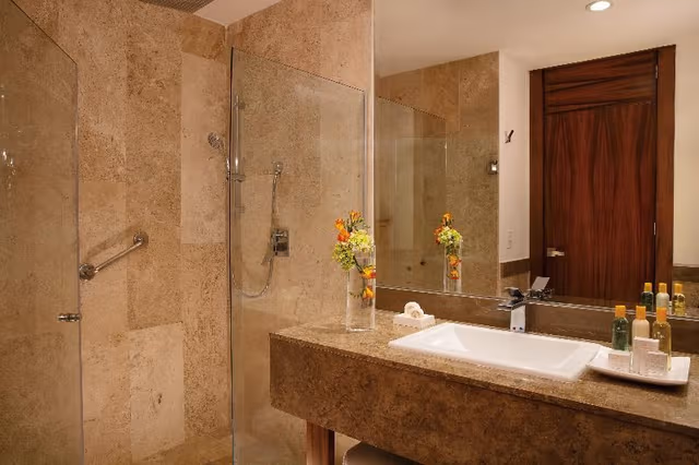 JUNIOR SUITE OCEAN FRONT