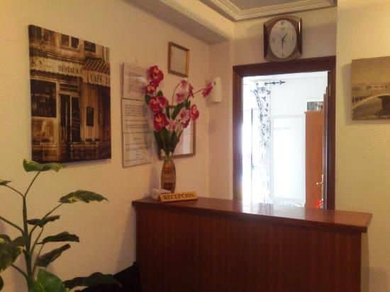 HOSTAL URIA HOSTAL URIA