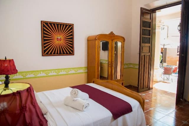 SINGLE WITH DOUBLE BED
