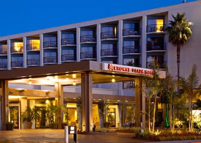 Crowne Plaza Redondo Beach & Marina Hotel4