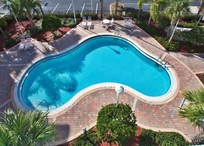 Holiday Inn Express & Suites Lake Buena Vista East2