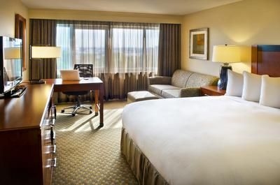 Hilton New York JFK Airport Hotel1