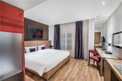 Superior Queen Room