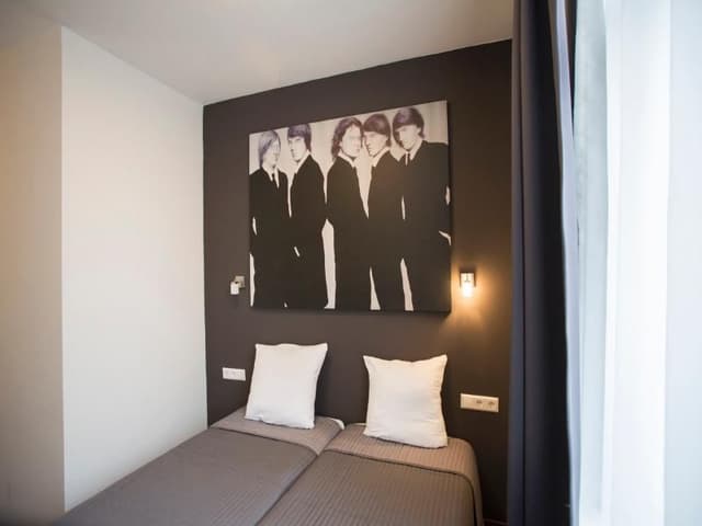 TWIN LUXURY