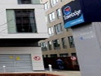 Travelodge London Ealing Hotel0