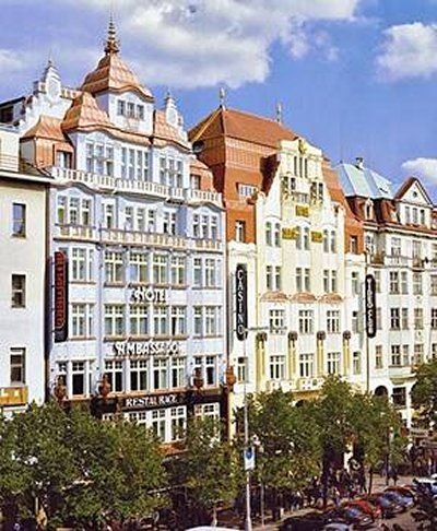 แอมบาสเซเดอร์ ศราทา ฮูซา โฮเท็ล (Ambassador Zlata Husa Hotel)1