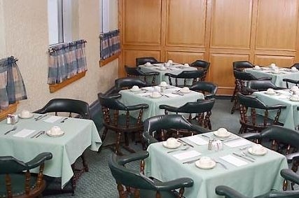 Embassy Hotel & Suites Ottawa2