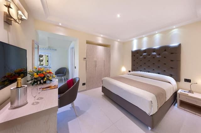 JUNIOR SUITE CAPACITY 4
