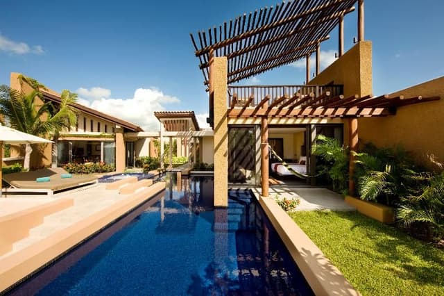 VILLA POOL VIEW