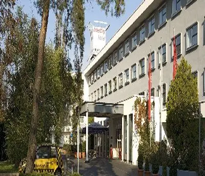 InterCity Hotel Frankfurt Airport InterCity Hotel Frankfurt Airport