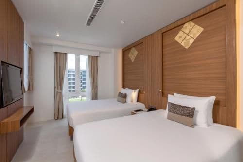 3 Bedroom Penthouse Pool Suite with Kitchen