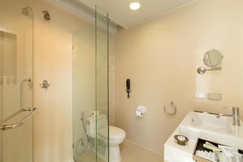 4 Bedroom Penthouse Pool Suite with Kitchen
