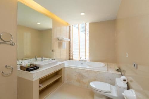 2 Bedroom Ocean Front Pool Villa with Kitchen