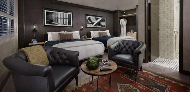 STUDIO TWO QUEEN BEDS