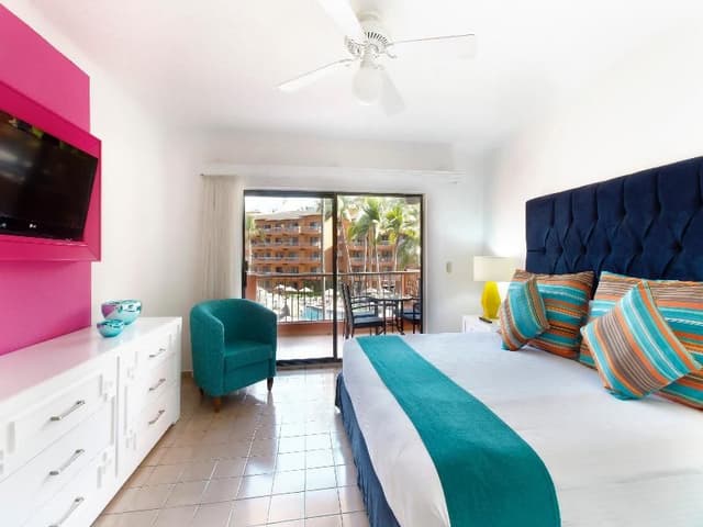 SUITE ONE BEDROOM