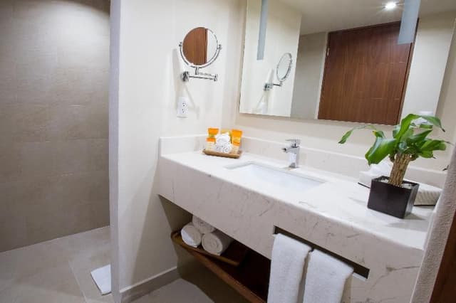 SUITE BAY VIEW