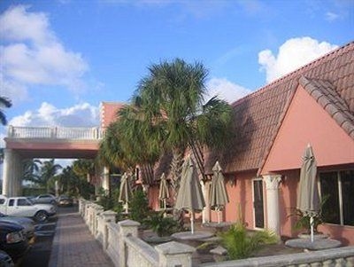 Hotel Roma Golden Glades0