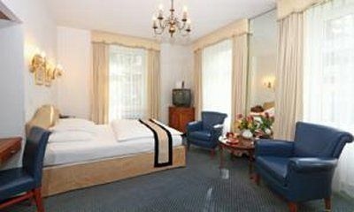Hotel Swiss Night by Fassbind2