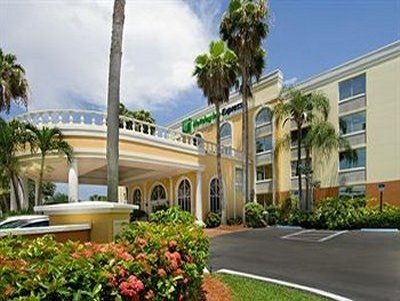 Holiday Inn Express West Doral1