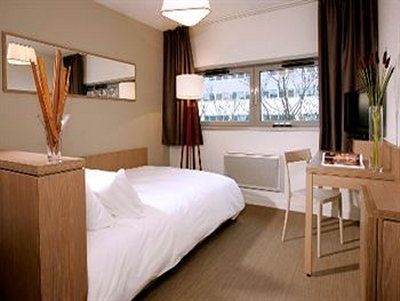 Appart'City Saint Cyr L'Ecole Hotel2