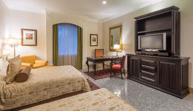 SUITE KING SIZE BED