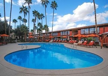 DAYS INN0