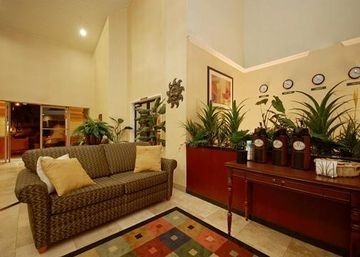 Quality Inn Phoenix Airport1