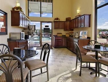 TRAVELODGE BENTONVILLE2