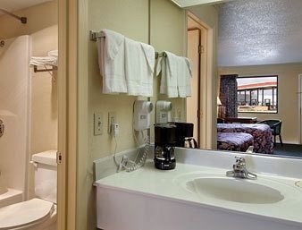 Days Inn N Little Rock East1