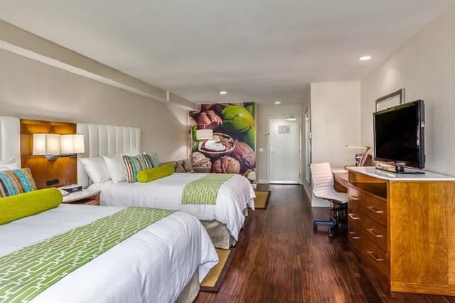 DOUBLE DELUXE TWO QUEEN BEDS