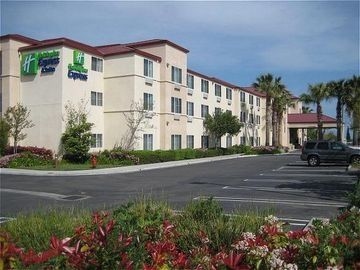 Holiday Inn Express & Suites Tracy By IHG4