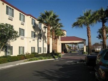 Holiday Inn Express & Suites Tracy By IHG2