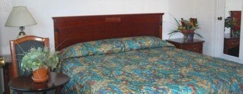 Rose Bowl Motel0