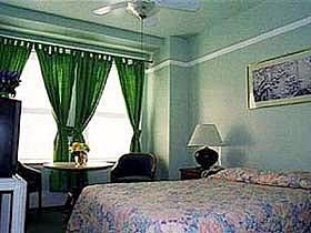Dakota Hotel2