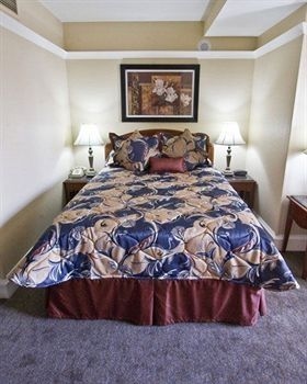 Gaslamp Plaza Suites2
