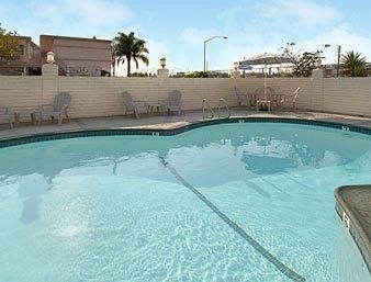 DAYS INN COSTA MESA/NEWPORT BEACH3