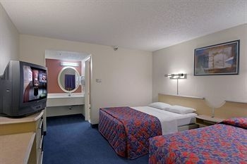 Red Roof Inn Buena Park4