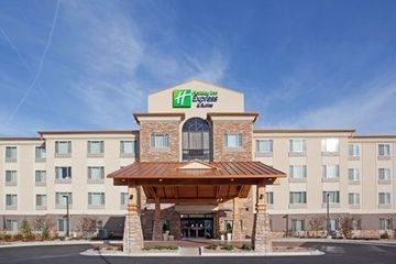 HOLIDAY INN EXPRESS HOTEL & SUITES DENVER AIRPORT1